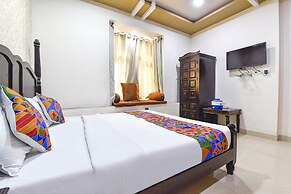 Fabhotel Harsh Palace