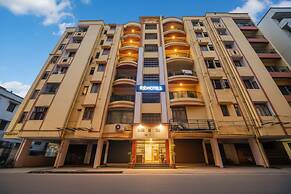 Fabhotel Maadhavam Residence