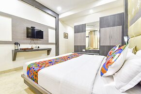 Fabhotel Golden Palms