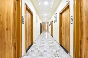 Fabhotel Living