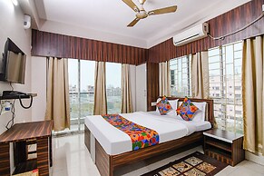 Fabhotel White House I
