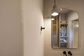 Topos Suites