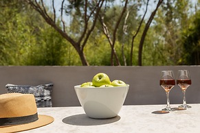 Topos Suites
