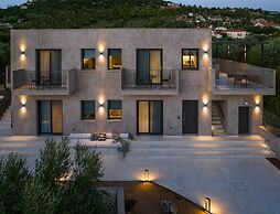 Topos Suites