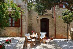Apanemia Stone House in Crete