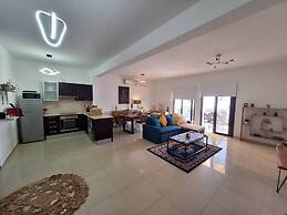 Paramount Gardens Resorts D204
