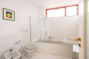 Colonna Classic Style Apartment by Wonderful Italy