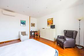 Colonna Classic Style Apartment by Wonderful Italy