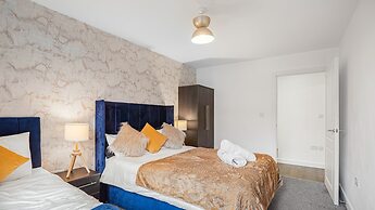 Oceanic Bliss Sleeps 7 With Netflix