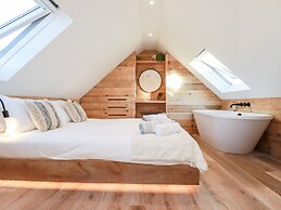 Little Beach Cabin