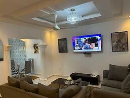 Luxe Apt #4the Retreat Apartments