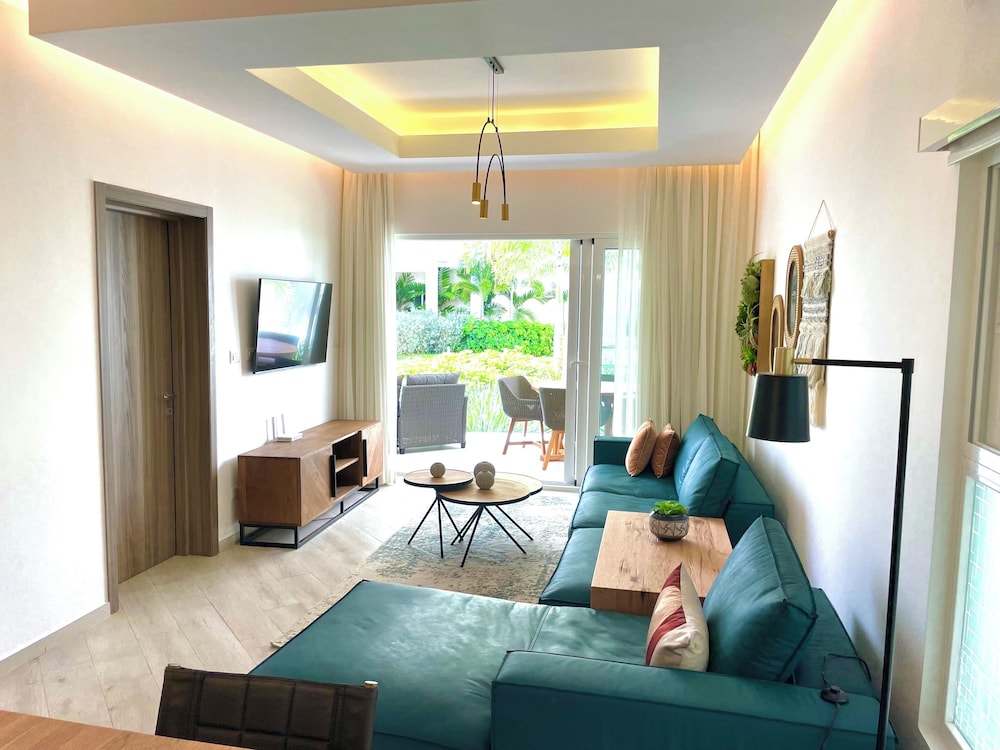 Destination Jelly Playa Coral Condo