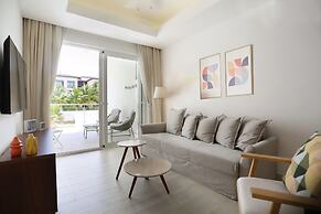 Destination Jelly Playa Coral Condo