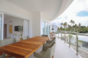 Destination Jelly Playa Coral Condo