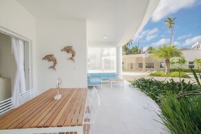 Destination Jelly Playa Coral Condo