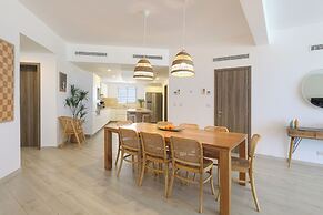 Destination Jelly Playa Coral Condo