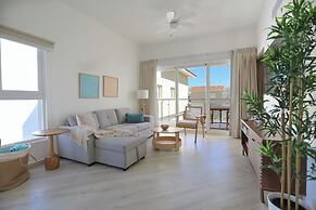 Destination Jelly Playa Coral Condo