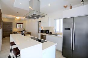 Destination Jelly Playa Coral Condo