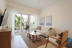 Destination Jelly Playa Coral Condo