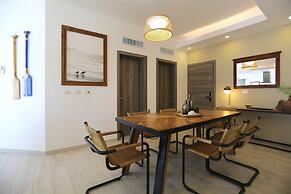 Destination Jelly Playa Coral Condo