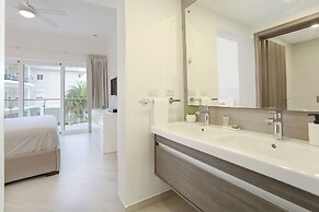 Destination Jelly Playa Coral Condo
