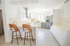 Destination Jelly Playa Coral Condo