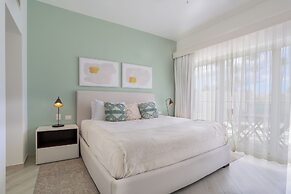 Destination Jelly Playa Coral Condo