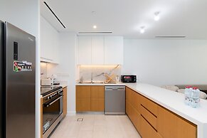 Elite 2BR at La Vie with sea view