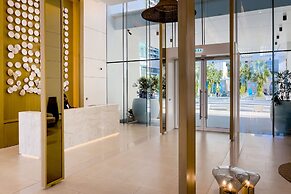 Elite 2BR at La Vie with sea view