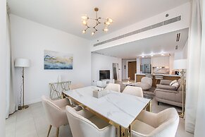Elite 2BR at La Vie with sea view
