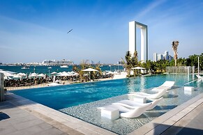 Elite 2BR at La Vie with sea view