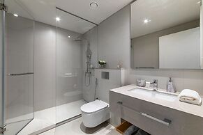 Elite 2BR at La Vie with sea view
