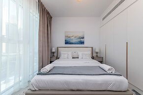Elite 2BR at La Vie with sea view