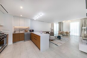 Elite 2BR at La Vie with sea view