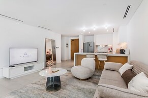 Elite 2BR at La Vie with sea view