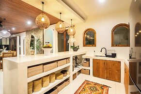 Canggu 400m Tobeach Escape 4br Designer Villa