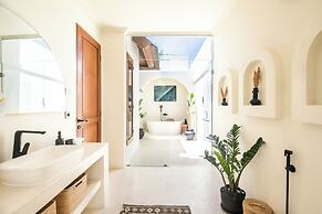 Canggu 400m Tobeach Escape 4br Designer Villa