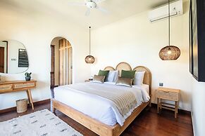 Canggu 400m Tobeach Escape 4br Designer Villa