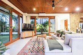 Canggu 400m Tobeach Escape 4br Designer Villa