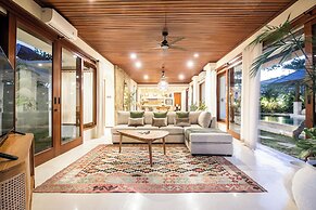 Canggu 400m Tobeach Escape 4br Designer Villa