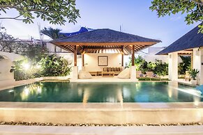 Canggu 400m Tobeach Escape 4br Designer Villa