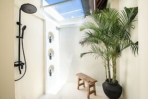 Canggu 400m Tobeach Escape 4br Designer Villa