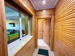 Luxurious Scandinavian-style pool & play