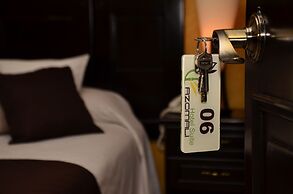 Hotel Suite Azomali