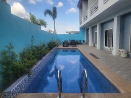 Blue Hotel & Resort