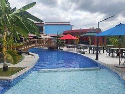 Blue Hotel & Resort