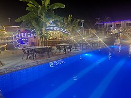 Blue Hotel & Resort