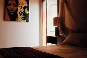 Loman Art House