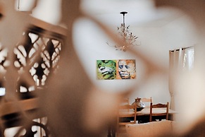 Loman Art House