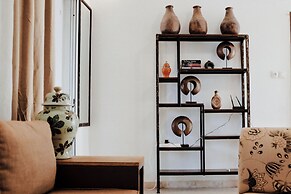 Loman Art House